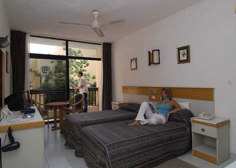 Canifor Hotel St. Paul's Bay Esterno foto