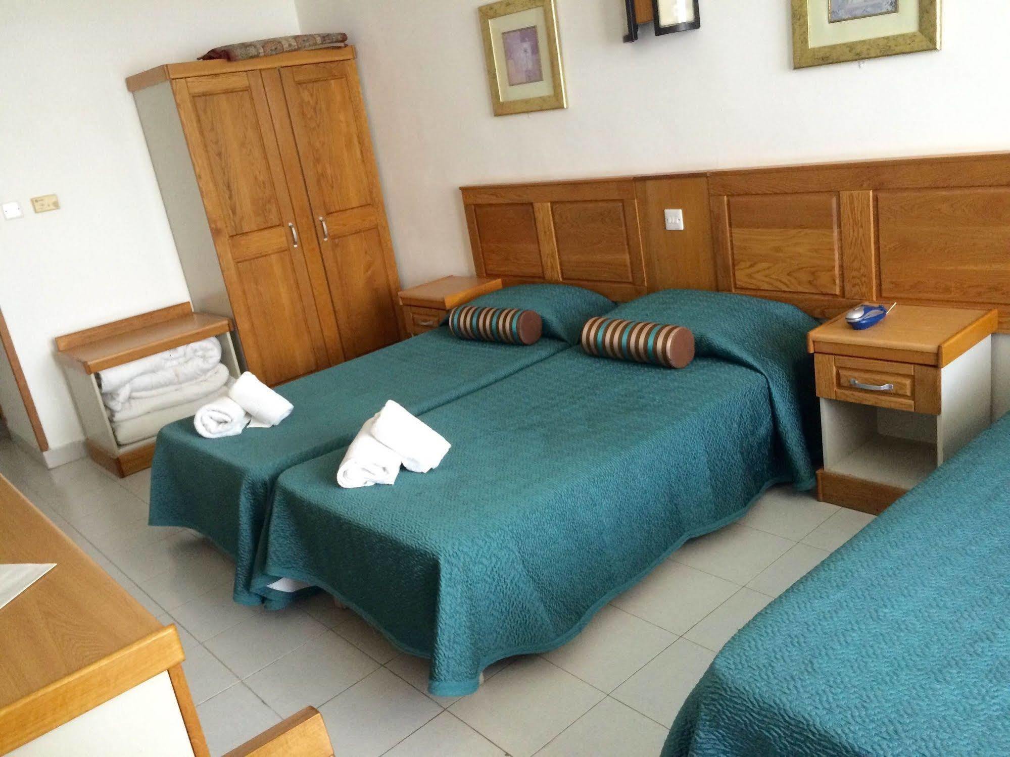 Canifor Hotel St. Paul's Bay Esterno foto