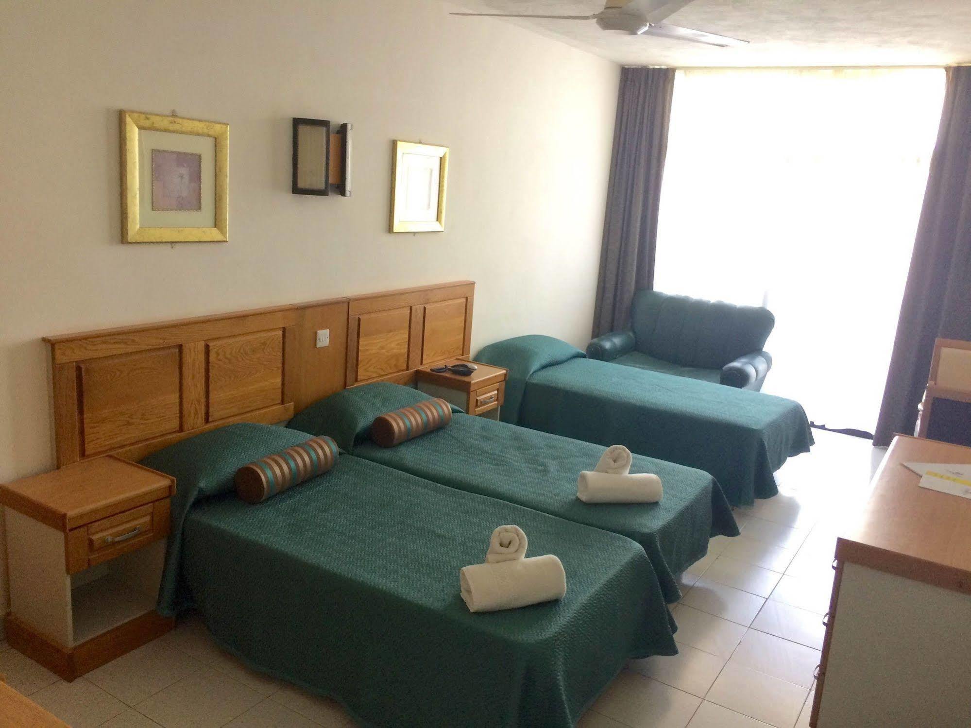Canifor Hotel St. Paul's Bay Esterno foto
